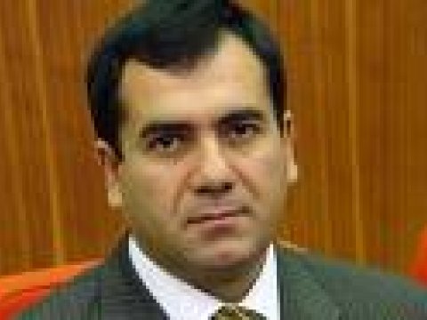 Deputat müxalifətçi gənclərin azadlığı üçün Prezidentə müraciət ünvanlamağı təklif edib