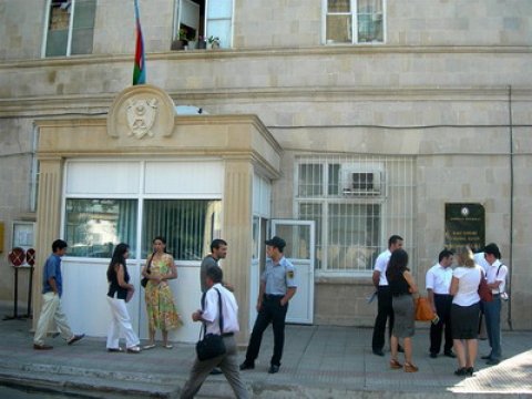 Ədliyyə Nazirliyi 1 siyasi partiyanı və 20-dən çox QHT-ni qeydiyyata alıb (SİYAHI)