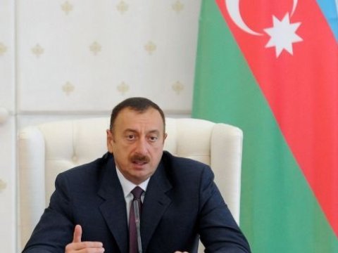 Prezident iclas keçirdi, neft hasilatının azalmasından danışdı 