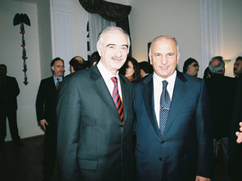 Əli İnsanovun saytındakı bəzi yazılar silinib... (FOTOLAR)