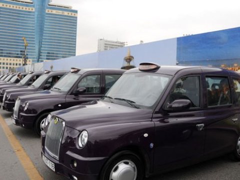 Nəqliyyat Nazirliyi Bakıya daha 200 yeni "London taksi"si gətirib