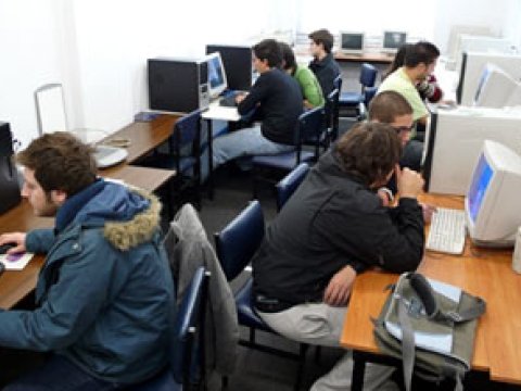 Azərbaycanda Facebook istifadəçiləri ilə bağlı şok rəqəmlər