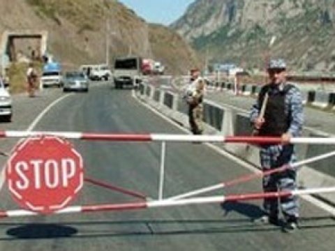 Rusiya-Azərbaycan sərhəddində özbaşınalıq: naməlum adamlar ölkəmizə gəlmək istəyənlərə mane olurlar