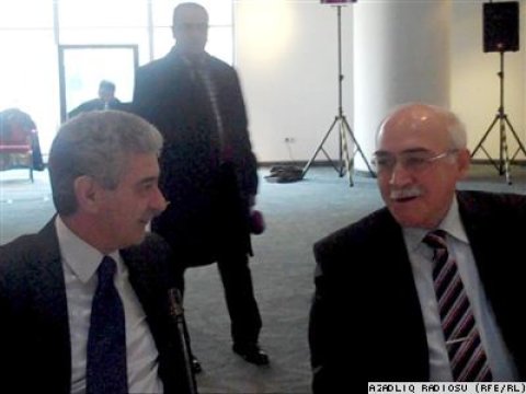 İqtidar-müxalifət dialoqu niyə baş tutmur?