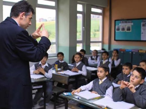 Həyəcan: Orta məktəblərimiz kişi müəllimləri itirib  - STATİSTİKA 