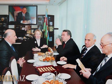 Rektor-deputat: "Müəllimlərin hamısına dövlət qulluqçusu statusu verilməməlidir"