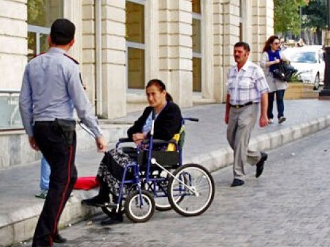 “Bakıda əlillər küçələrə çıxmağa qorxurlar” - Əlil İttifaqının sədri