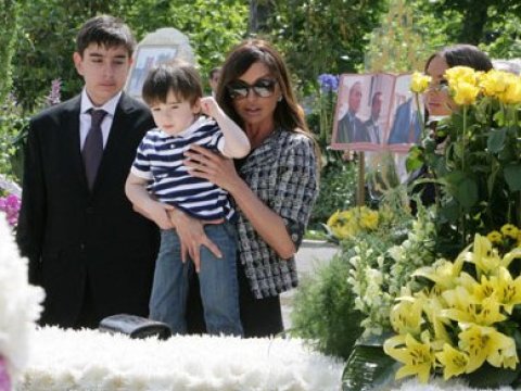 Mehriban Əliyeva: “Mən siyasətlə məşğul olmuram” - MÜSAHİBƏ