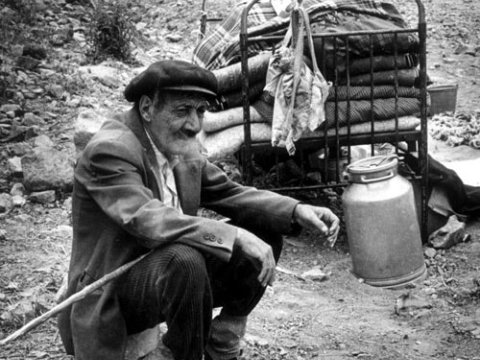 Qərbi Azərbaycan qaçqınlarının siyahısı tutulur