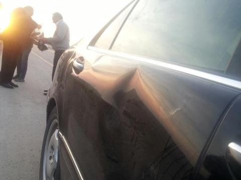 İsa Qəmbərə hücum - onun adamlarını döydülər, maşınını əzdilər - FOTOLAR