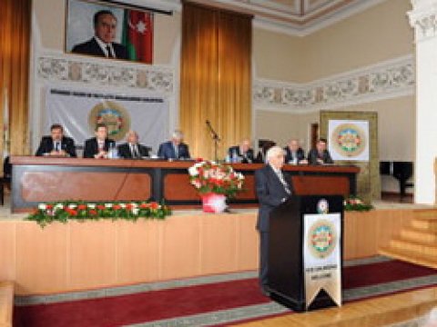 Növbədənkənar qurultay-Fəttah Heydərov sədrliyə namizəddir