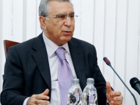 Ramiz Mehdiyev korrupsiyadan və müəllimlərin maaşından danışdı