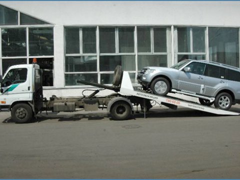 Yol polisi Bakıda hər gün neçə maşını evakuasiya edir?