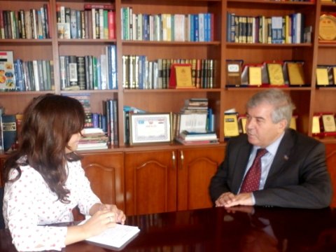 “Rüstəmxanlı soyadını eşidəndə daha quduzluqla yanaşırlar” - MÜSAHİBƏ