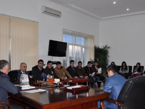 Deputat qəbulda yüksək bal toplamış lerikli tələbələrlə görüşdü