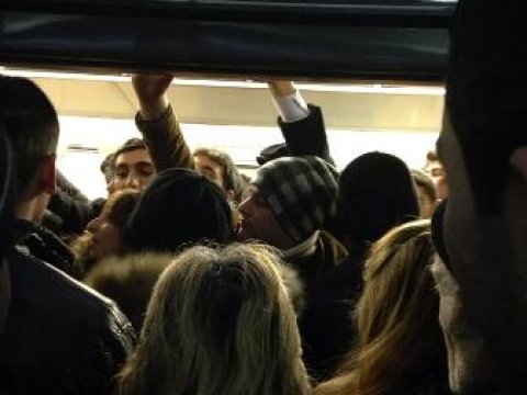 Bakı metrosunda həyəcan