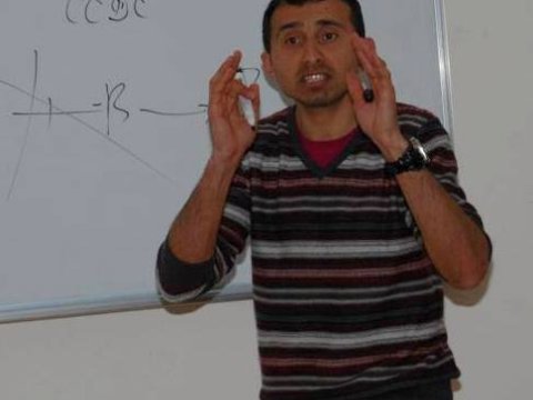 Portuqaliyada çalışan 32 yaşlı azərbaycanlı alim: “Azərbaycanda alimlər mədəni olaraq türmə vəziyyətində saxlanılır” - MÜSAHİBƏ 