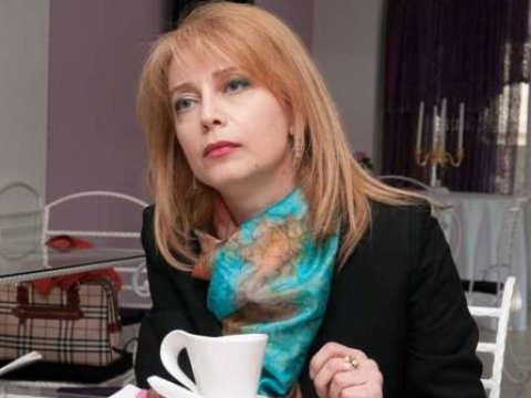 “Atam nə rəssam, nə də jurnalist olmağıma icazə verdi” - MÜSAHİBƏ