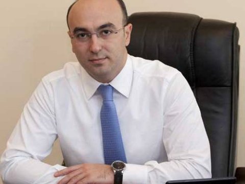 Elnur Aslanov nurçulardan danışdı 