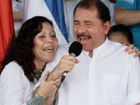 Üç səfiri ölkədən qovan birinci ledi - FOTOLAR