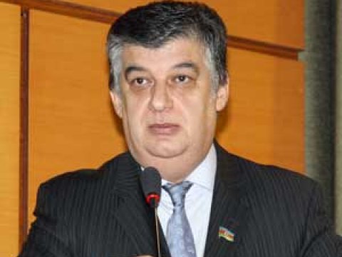 Əli Məsimov: “Qanuna görə, kredit alan tələbə banka girov qoymur” - MÜSAHİBƏ