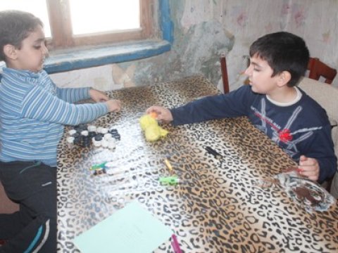 Bir ailənin inanılmaz mübarizəsi və onun səsini prezidentə çatmağa qoymayan məmurlar.. - FOTOLAR