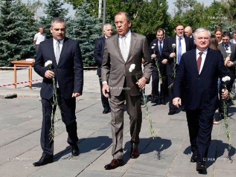 Tiflisli Kələntəryanın Rusiya xarici işlər naziri Lavrova çevrilməyi: “Qanım doğurdan da erməni qanıdır” - FOTOLAR