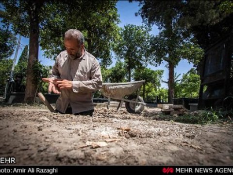 “Allahla müqavilə bağlamışam” – işindən şikayətçi olmayan mürdəşirin birgünlük həyatı 