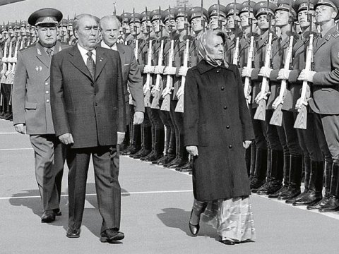  Hindistanın “Dəmir ledisi” - iki dəfə baş nazir seçilən İndira Qandi necə öldürülüb...  - TARİX