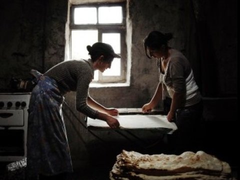 Sakinlərinin 90 faizi qadın olan erməni kəndi: “Kişilər bura gələndə bayram olur” - Erməni qadını - FOTOLAR