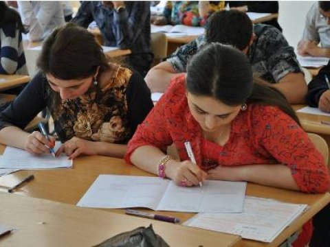 Azərbaycanda ali məktəblərə ərizə qəbulu başlayır