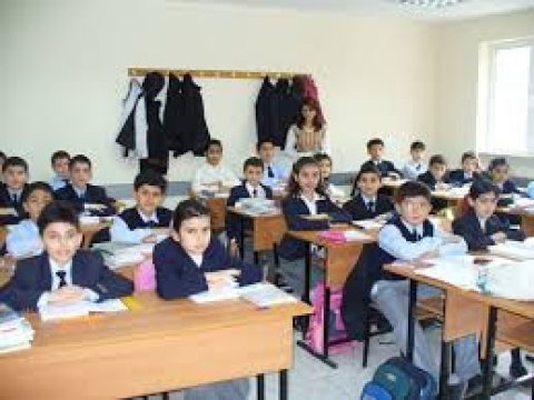 194 saylı məktəbdən şikayət var 