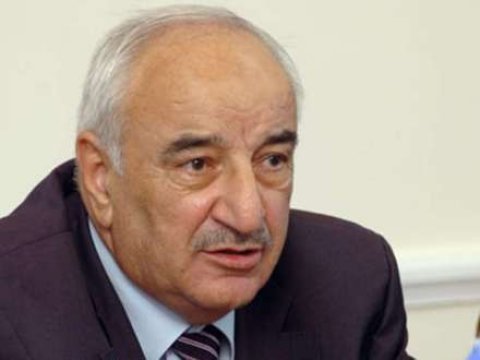 Abid Şərifov həbs olunan komitə sədrini azadlığa buraxdırdı