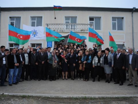 Bahar Muradova Yuxarı Kürdmahmudlu kəndində görüş keçirib - FOTOLAR