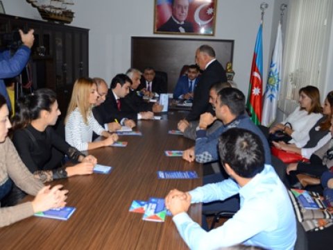 Rauf Əliyev seçicilərlə növbəti görüşünü keçirib - FOTOLAR