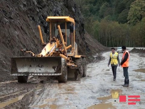 Lənkəran-Lerik şosesi yenə sürüşür-FOTO