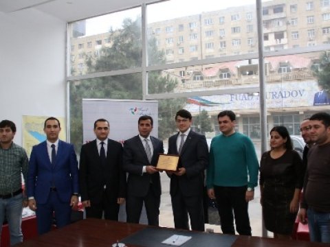 Parlament jurnalistləri Fuad Muradovun seçki qərargahında oldu – FOTOLAR