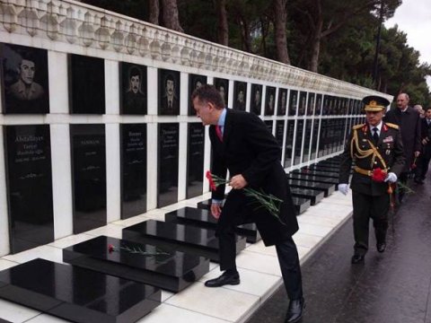 Bakıda Cümhuriyyət törəni - FOTOLAR