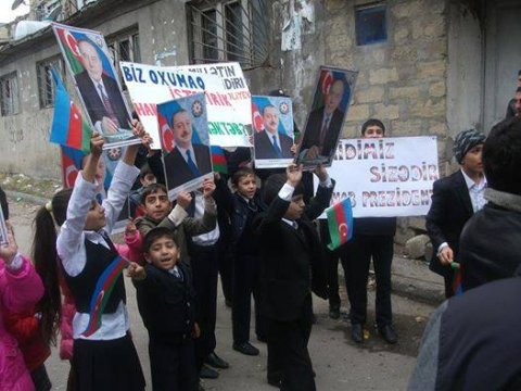 Uşaqlara məktəb verin...