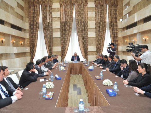 Məzahir Pənahov xarici ölkələrin Mərkəzi Seçki Komissiyalarının nümayəndə heyətləri ilə görüşüb