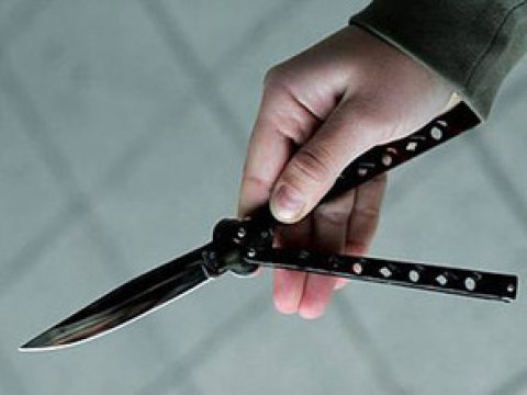 26 yaşlı gənc bıçaqlanıb