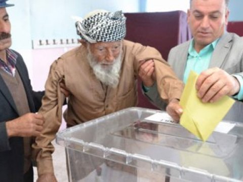 130 yaşlı seçici səs verdi 