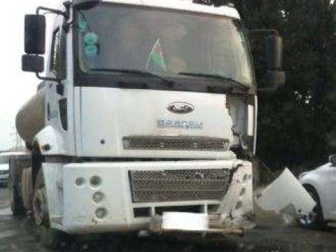 “Azərsu” ASC-nin maşını qəzaya düşdü-yaralanan var