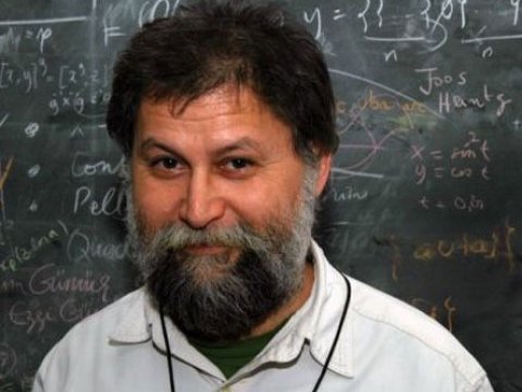 Əziz Nesinin oğlu CHP üzvlərini hirsləndirib