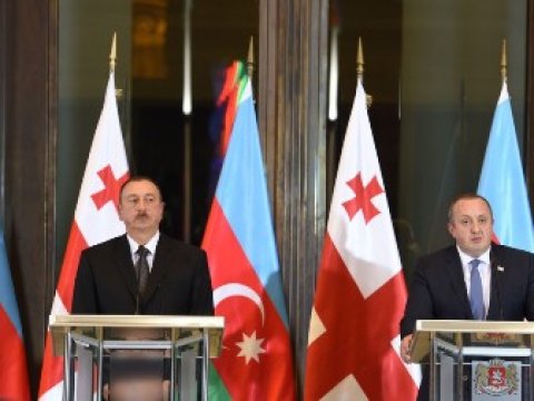 Prezidentlər Marneulidəki komplekslə tanış olublar