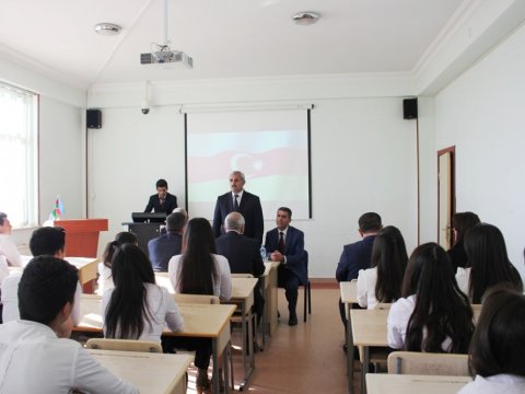   Dövlət Bayrağı Gününə həsr olunan elmi konfrans keçirilib 