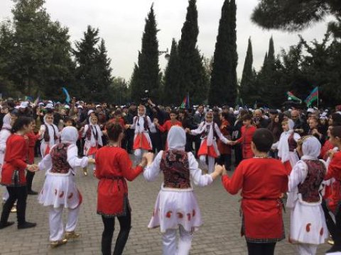 “Bayraq yürüşü” keçirildi – FOTOLAR  