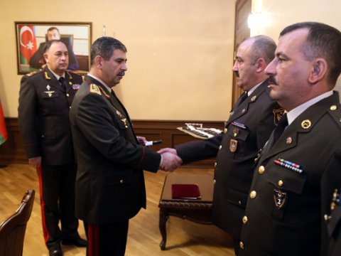 Zakir Həsənov hərbçilərə "polkovnik" rütbəsi verdi