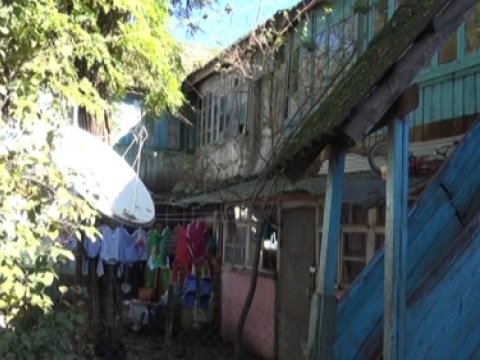  Cəlilabadda  yaşayış binası qəzalı vəziyyətə düşüb 