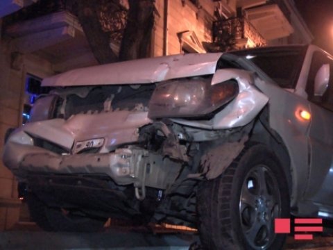  Qadın sürücünün törətdiyi qəzada övladları yaralandı  